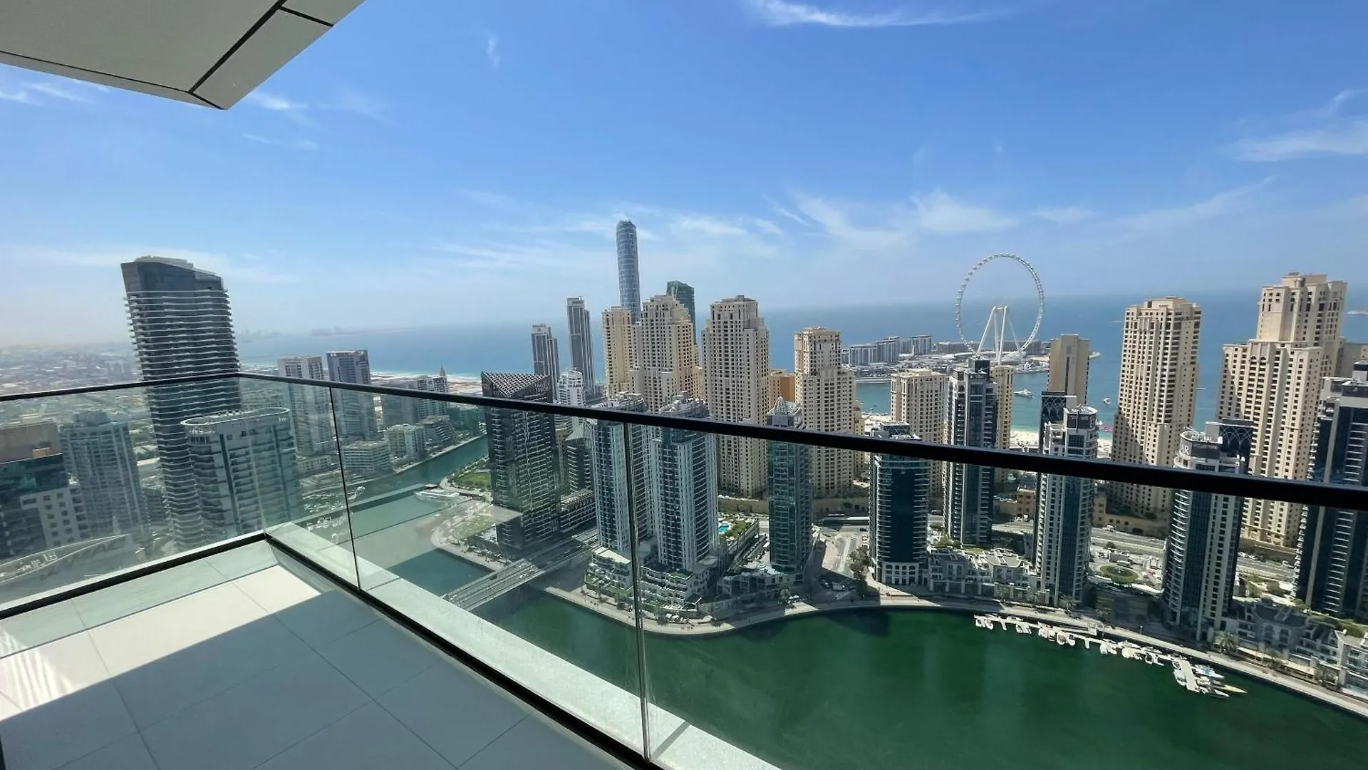 Stunning Views & Prime Location Apartment Dubai 0*,  United Arab Emirates